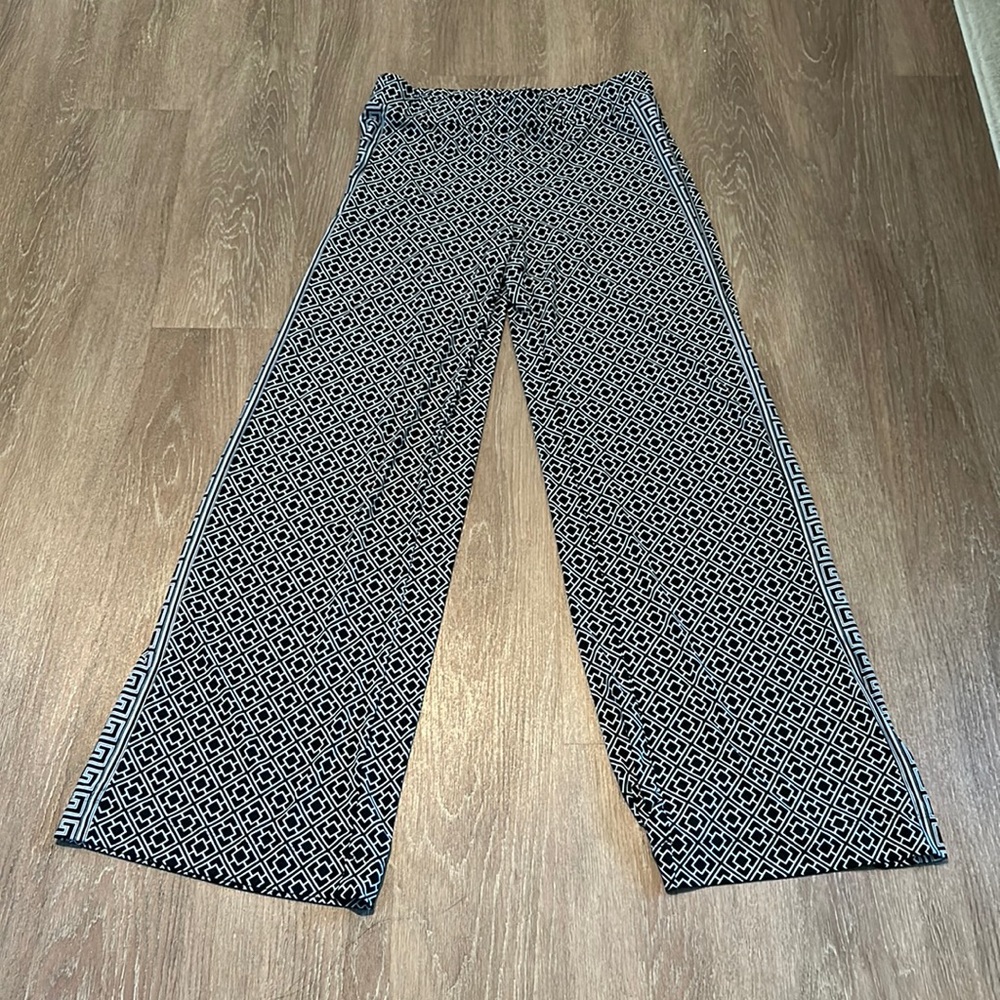 White House Black Market The Wide Leg Pant
